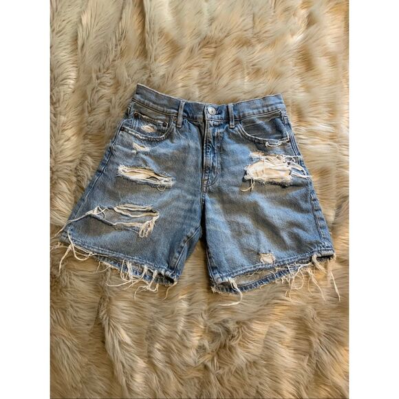 American Eagle 90s boyfriend jean shorts Size 2 - Picture 1 of 6